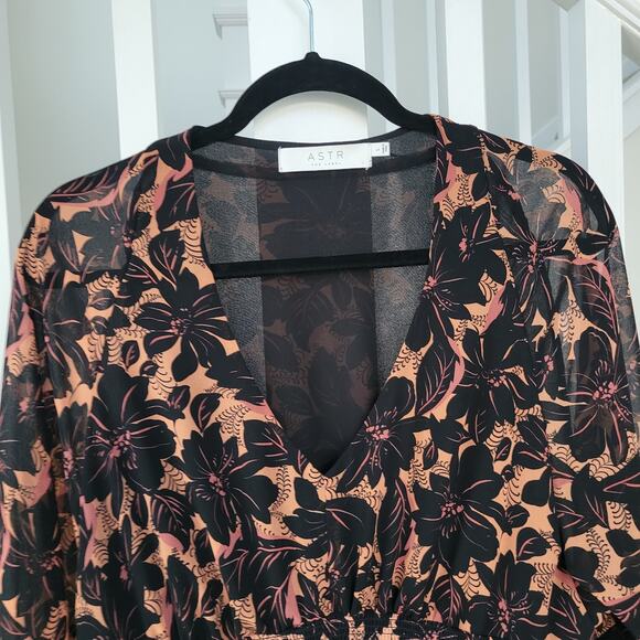 ASTR The Label Floral Smocked V-Neck Long Sleeve Dress Black/Coral Women Sz L - Picture 13 of 16